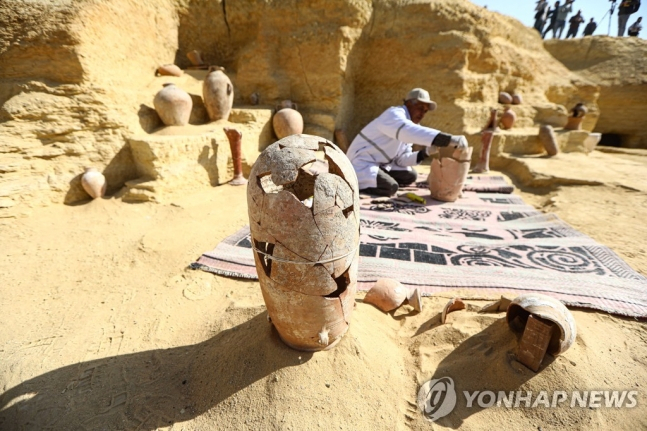 이집트서 금박 뒤덮인 4300년 전 ‘황금 미라’ 발굴