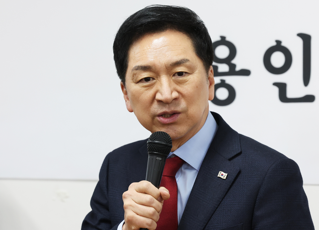 국민의힘 당권주자인 김기현 의원이 30일 오후 경기도 용인시 처인구 태호빌딩에서 열린 용인갑 당원간담회에서 발언하고 있다. [연합]