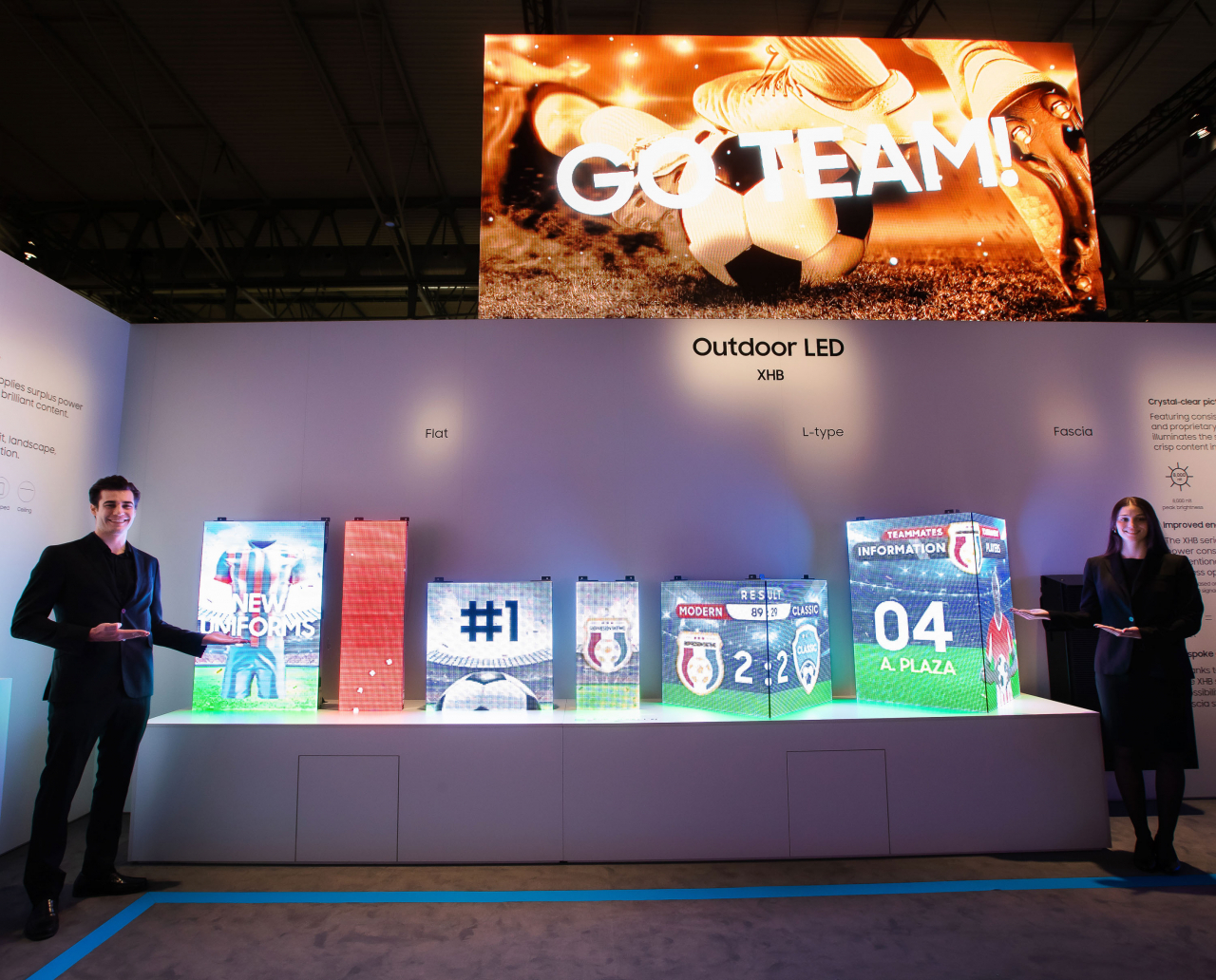 ‘ISE 2023’에 전시된 다양한 아웃도어 사이니지 [삼성전자 제공]