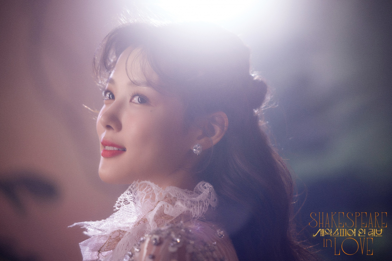 연극 ‘셰익스피어 인 러브’를 통해 무대에 데뷔한 배우 김유정. [쇼노트 제공]