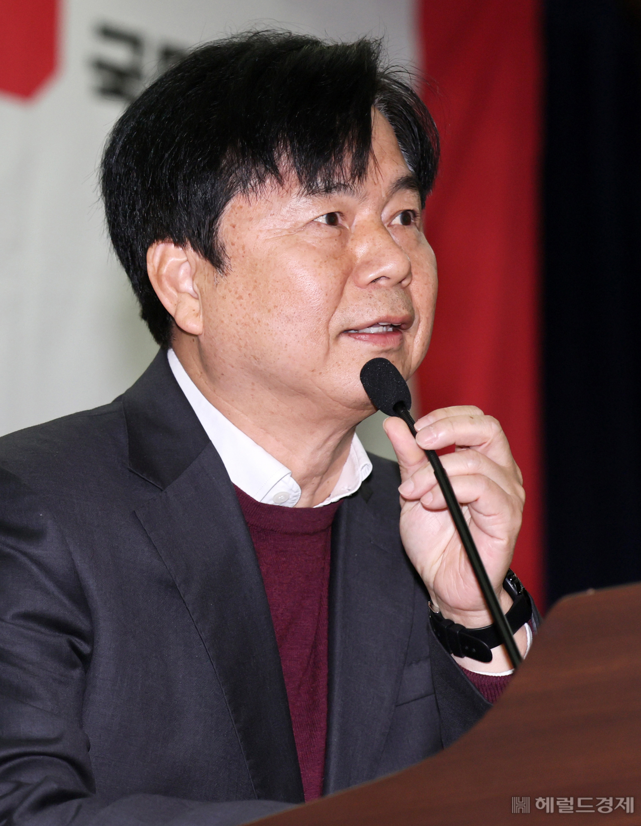 권문일 국민연금공단 국민연금연구원장이 1일 국회에서 열린 국민의힘 국민공감 주최 공부모임에서 '연금개혁의 방향'이라는 주제로 강연을 하고 있다. 이상섭 기자
