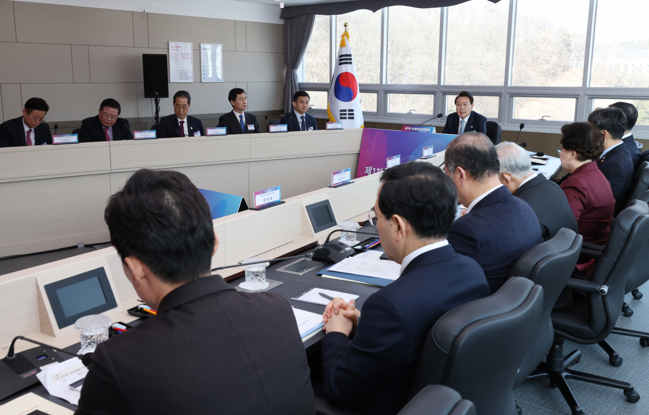 윤석열 대통령이 1일 경상북도 구미시 금오공과대학교에서 열린 제1차 인재양성전략회의에 참석, 발언하고 있다. [연합]