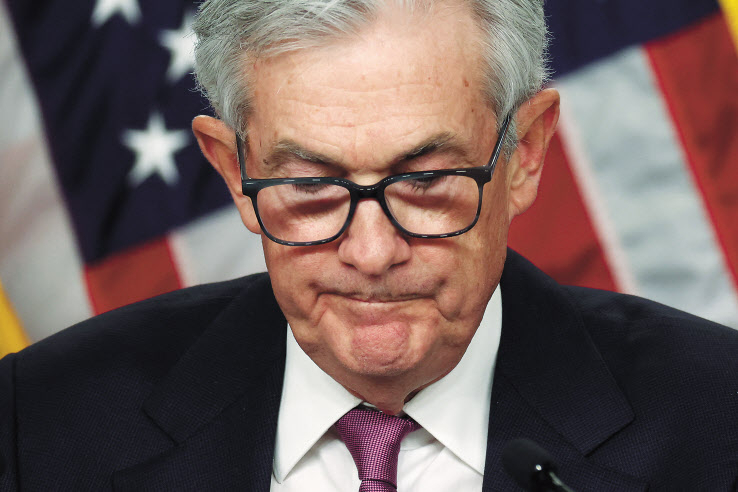 제롬 파월 미국 연방준비제도(Fed·연준) 의장이 1일(현지시간) 공개시장위원회(FOMC) 정례회의 후 기자회견을 갖고 있다. [AFP]