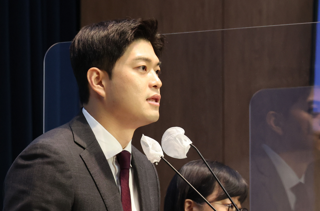 김용태 국민의힘 전 청년최고위원이 31일 오전 서울 여의도 국회 소통관에서 기자회견을 열고 최고위원 출마를 선언하고 있다. [연합]