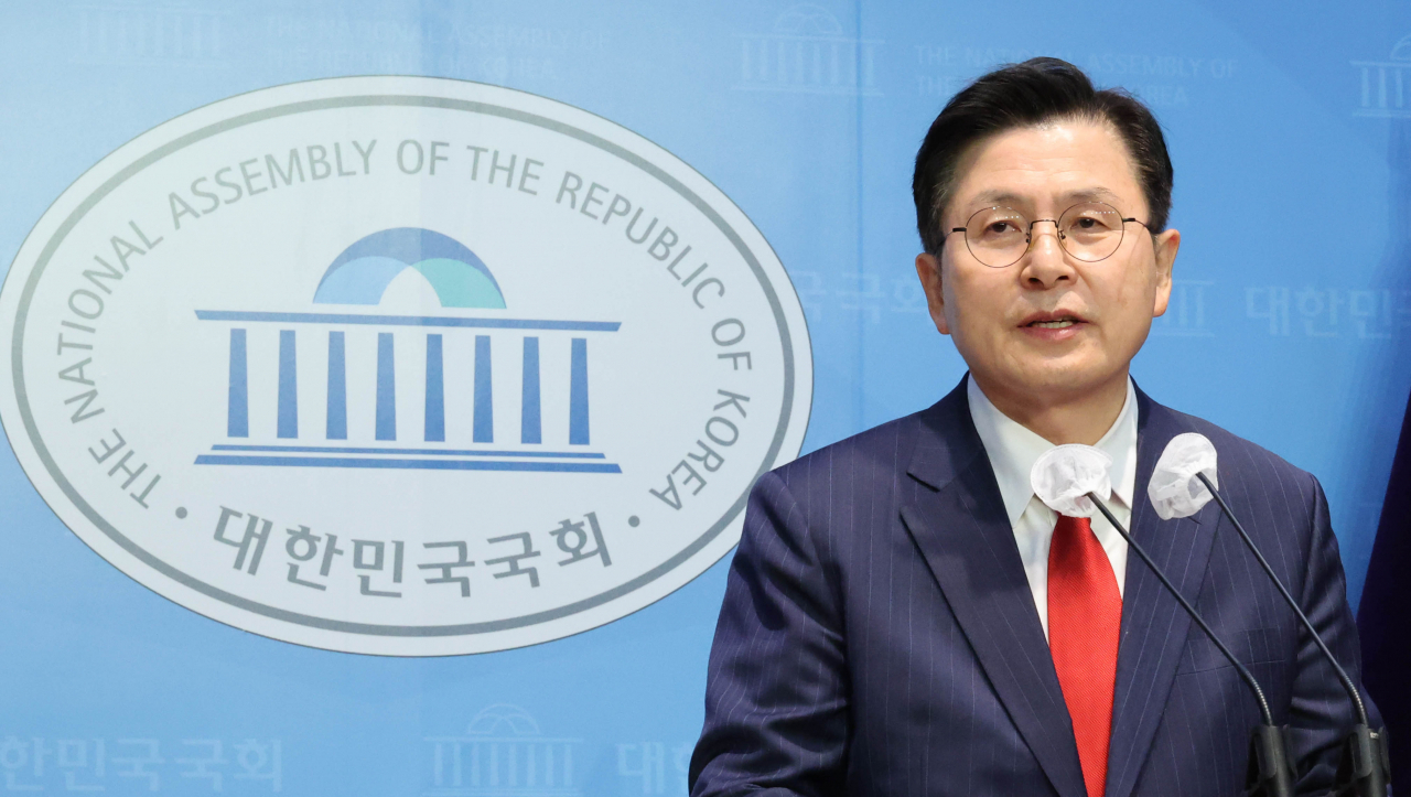 황교안 국민의힘 당대표 후보가 3일 국회 소통관에서 당대표 출마기자회견을 하고 있다. [연합]