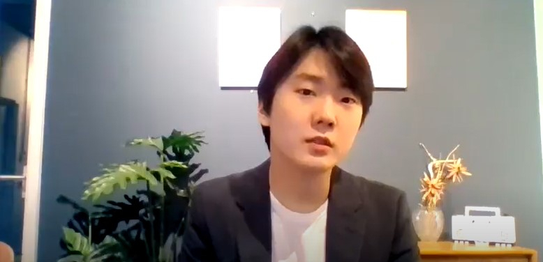 피아니스트 조성진이 4일 독일 베를린에서 '헨델 프로젝트' 음반 발매 기념 온라인 기자간담회에 참석했다. [유니버설뮤직 제공]