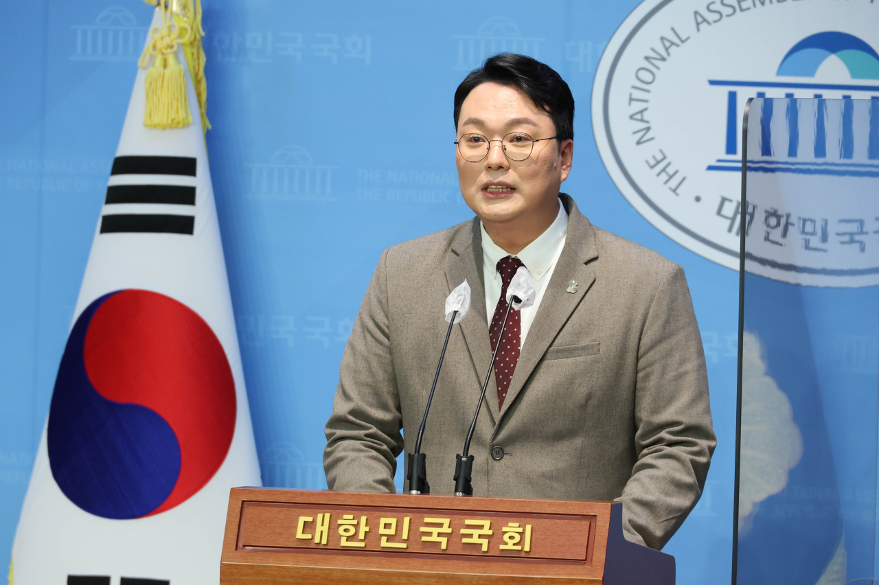 천하람 국민의힘 전남 순천갑 당협위원장이 3일 국회 소통관에서 열린 당대표 출마기자회견을 하고 있다. [연합]