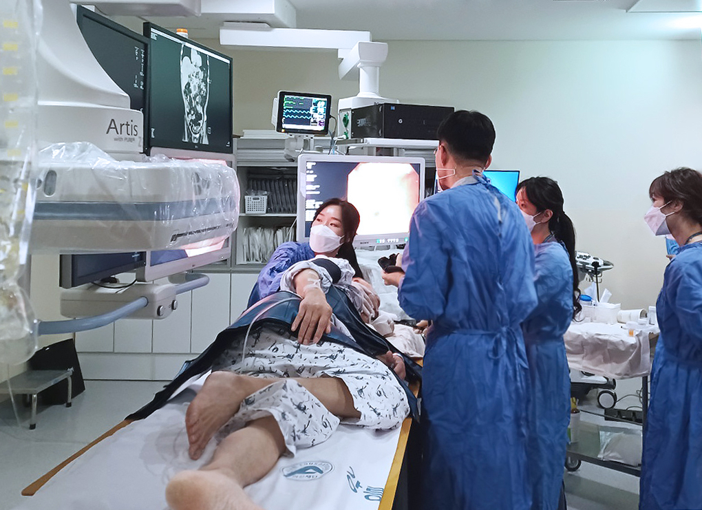 강릉아산병원-ERCP(내시경적 역행성 췌장담관 조영술) 검사 모습