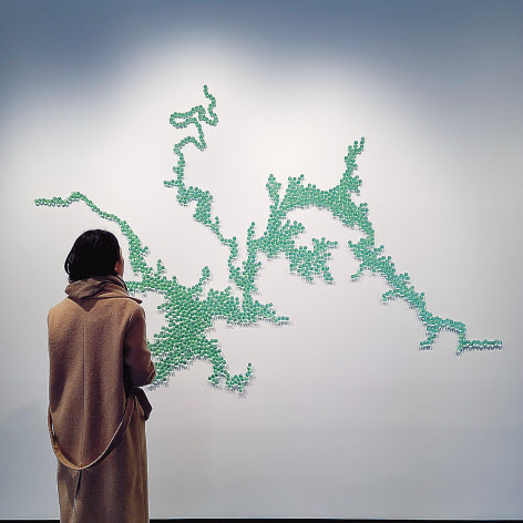 구슬한강댐, Nature Knows No Boundaries전, 2023, 페이스 서울 전시전경.