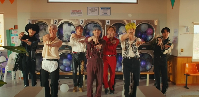 BTS 퍼미션 투 댄스