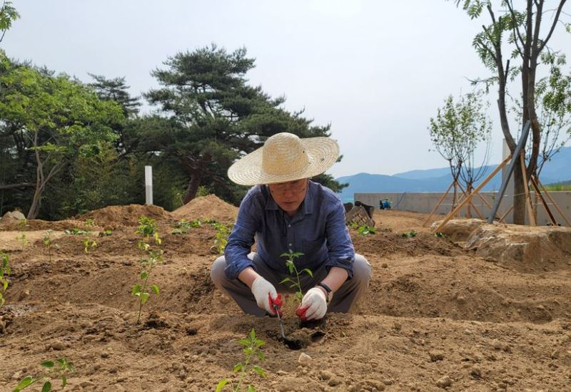 문재인 전 대통령 [문재인 페이스북]