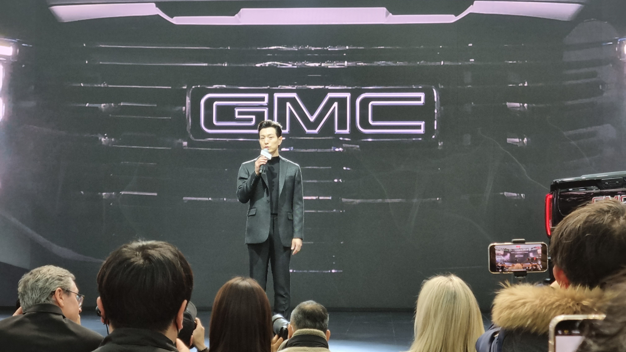 7일 서울 서초구 세빛섬에서 열린 ‘GMC 시에라 미디어쇼케이스’에 참석한 배우 정성일이 인사말을 하고 있다. [김지윤 기자]