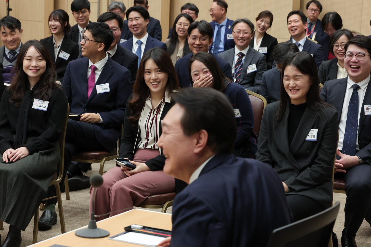 윤석열 대통령이 7일 정부세종컨벤션센터에서 열린 ‘대통령과의 대화’에서 발언하고 있다. [연합]