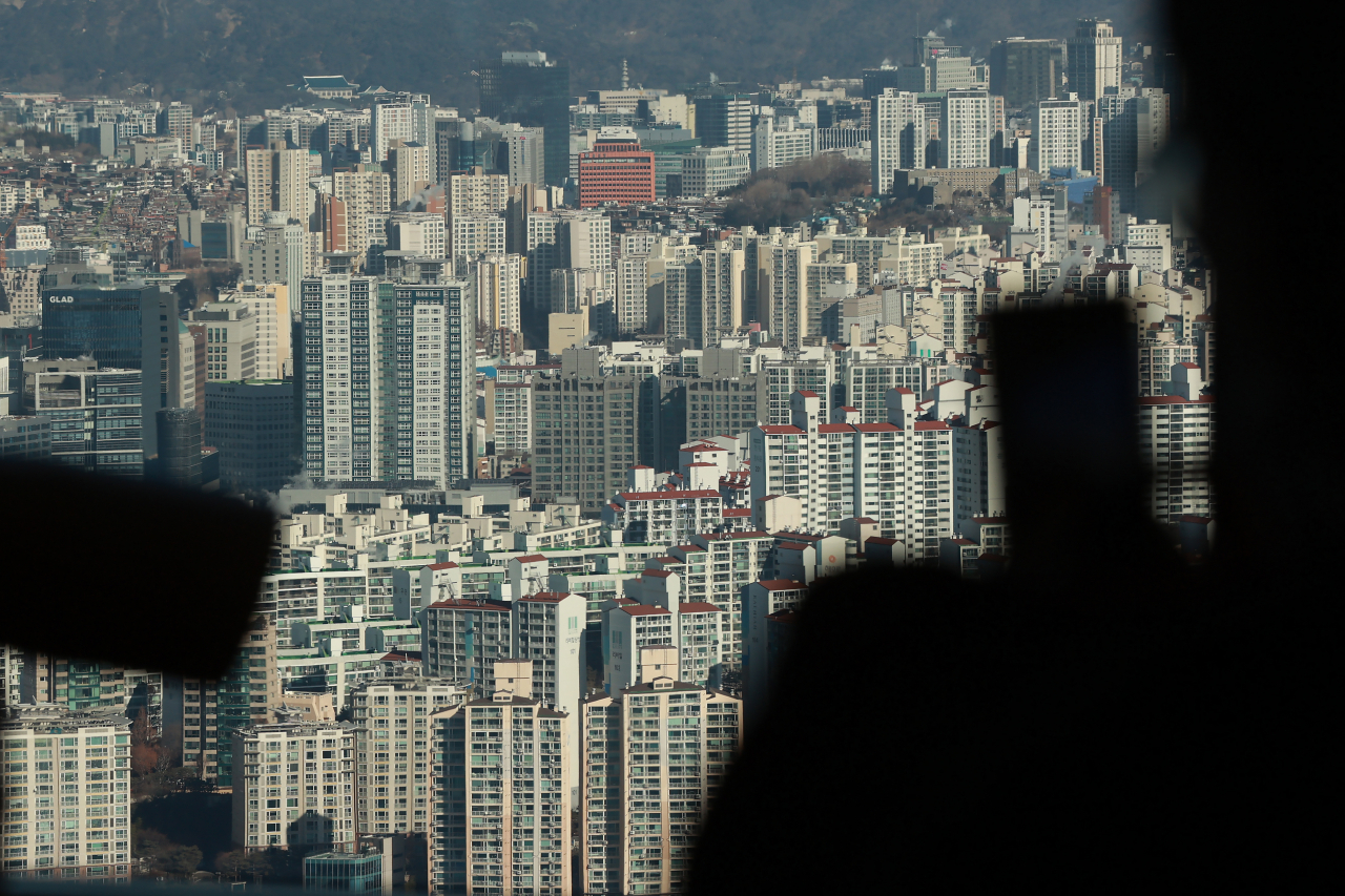 서울 여의도 63스퀘어 전망대에서 바라본 아파트. [연합]