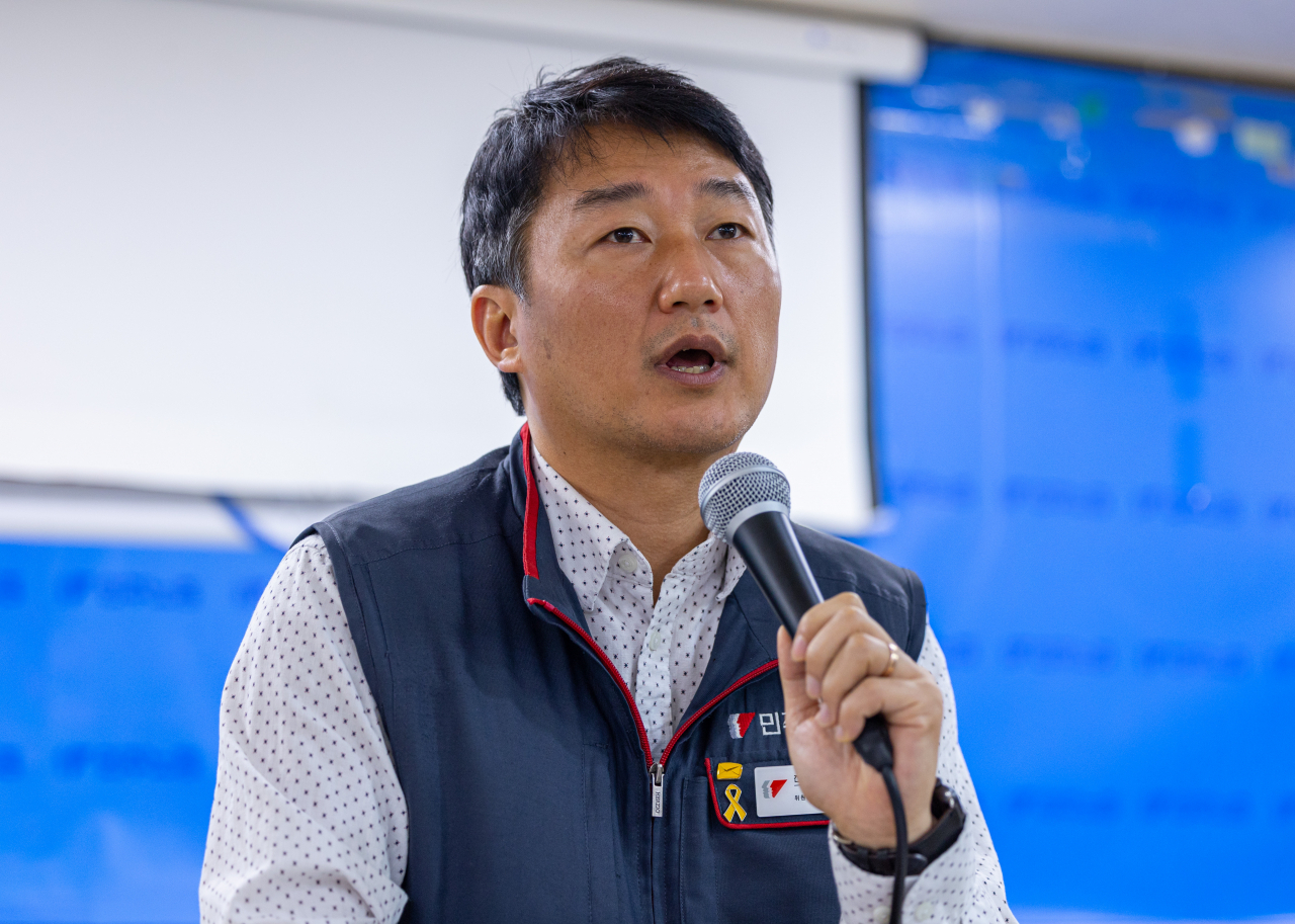 양경수 민주노총 위원장이 8일 오전 서울 중구 민주노총에서 기자간담회를 진행하고 있다. [연합]