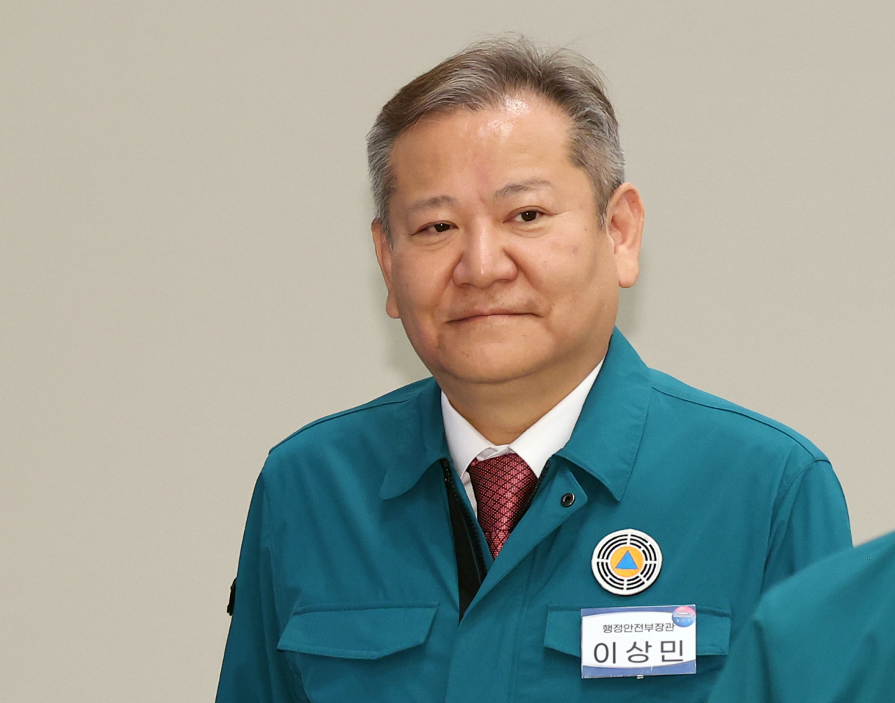 이상민 행정안전부 장관이 8일 청와대 영빈관에서 열린 제56차 중앙통합방위회의에 참석하고 있다. [연합]