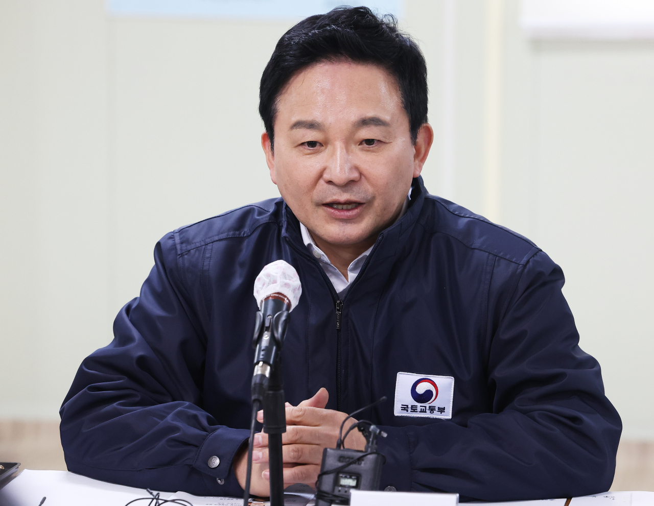 원희룡 국토교통부 장관이 8일 오후 경기도 수원시의 한 아파트 공사 현장에서 열린 건설 현장 불법행위 관련 현장 방문에서 발언하고 있다. [연합]