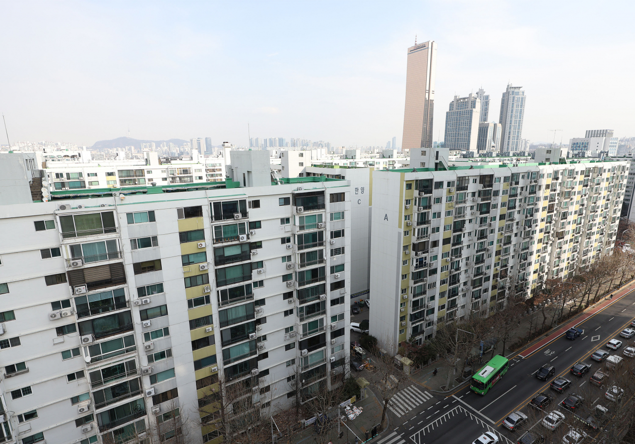 재건축이 추진 중인 여의도 한양아파트의 모습 [연합]