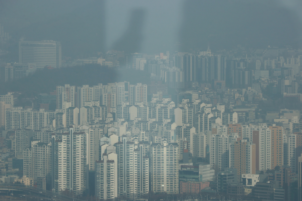 서울 여의도 63스퀘어 전망대에서 바라본 아파트. [연합]