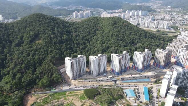 순천시 용당동 삼산공원 아파트 현장.