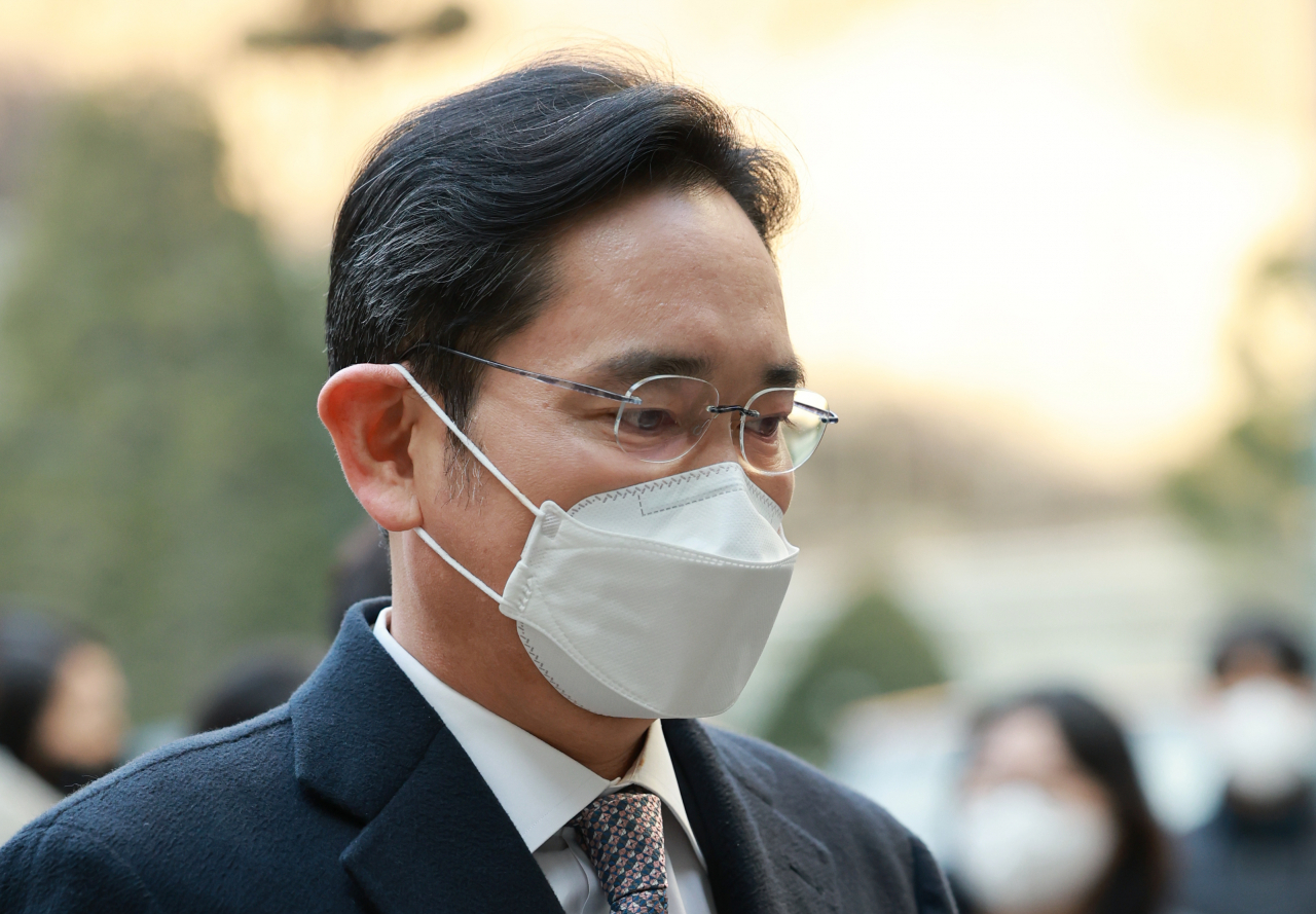 이재용 삼성전자 회장이 지난 9일 서초구 서울중앙지방법원에서 열린 1심 속행공판에 출석하는 모습 [연합]