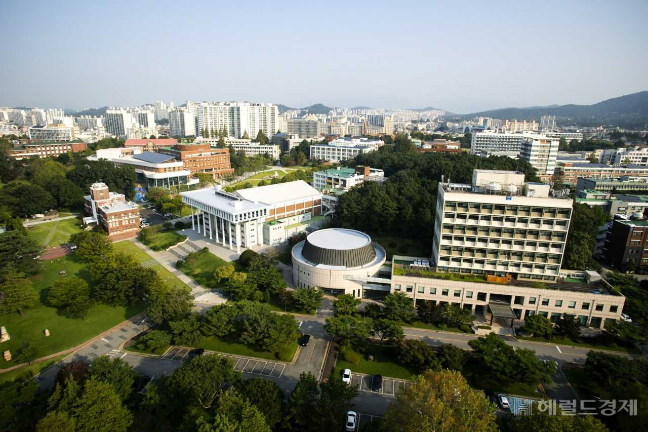 전남대학교가 중앙 정부 및 지방자치단체 재정지원사업 수혜실적 부문에서 전국 거점국립대 1위를 차지했다.