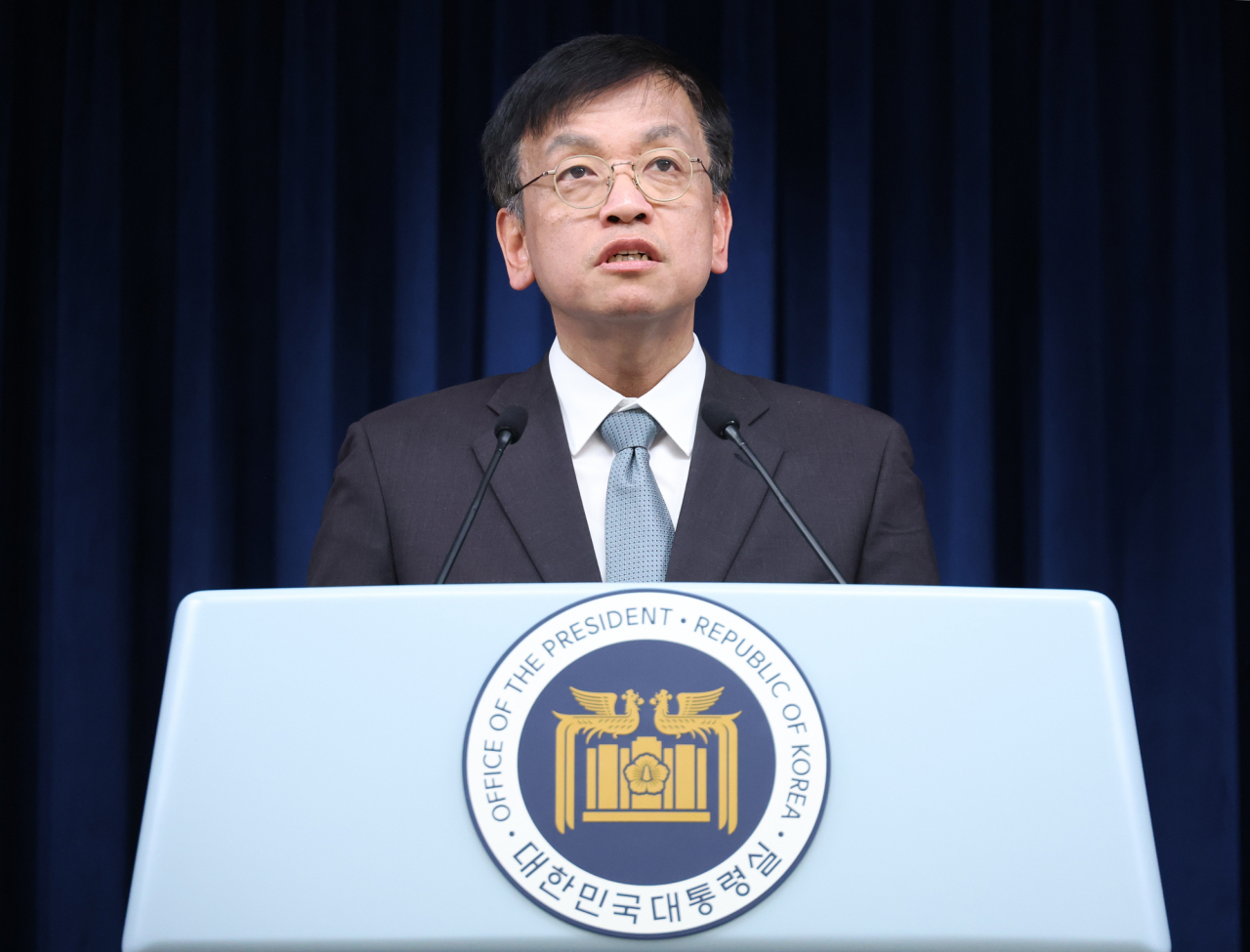최상목 경제수석이 15일 오전 서울 용산 대통령실 청사에서 윤석열 대통령 주재로 열린 제13차 비상경제민생회의 관련 브리핑을 하고 있다. [연합]