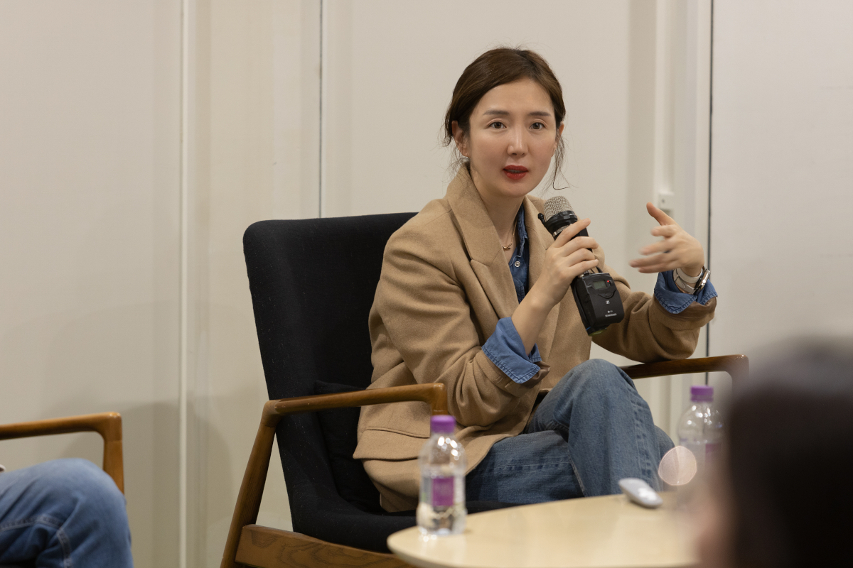 안정은 11번가 신임 사장이 15일 서울 중구 서울스퀘어에 있는 본사에서 구성원 대상 타운홀 미팅 ‘다시 쓰는 11번가’를 열고 고객 중심의 성장 전략을 발표하고 있다. [11번가 제공]