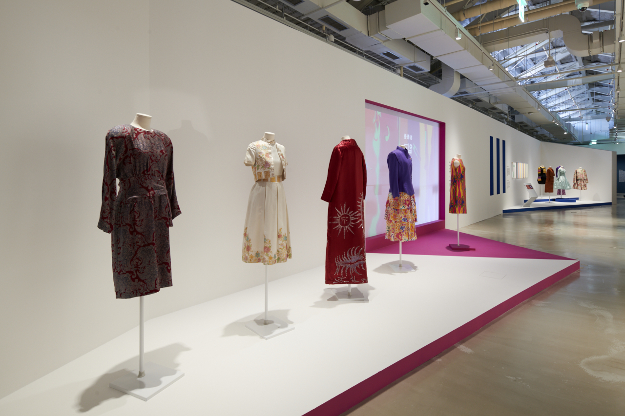 An installation view of "Craft in Fashion" at Seoul Museum of Craft Art (courtesy of the museum)