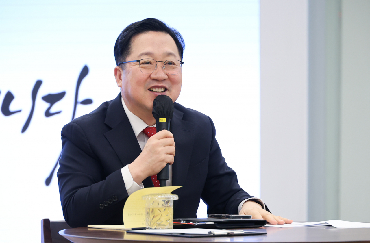 이장우 대전시장은 16일 대전테크노파크를 찾아 직원들의 노고를 격려하고 수도권 뛰어넘는 역할을 당부했다.