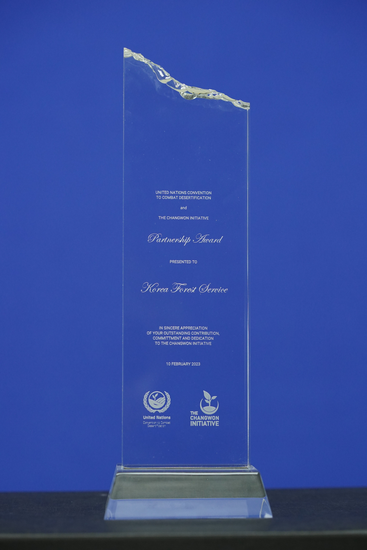 산림청이 17일 세계 건조지 녹화와 토지 황폐화 방지 공로를 인정받아 수상한 UNCCD Partnership Award