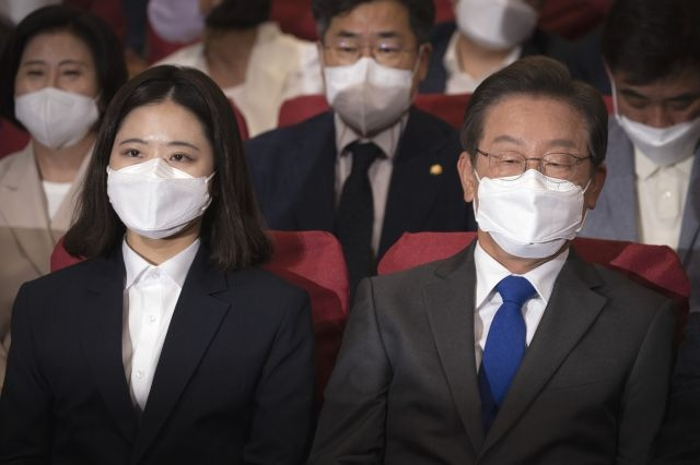 박지현 전 민주당 비상대책위원장(왼쪽)과 이재명 더불어민주당 대표 [연합]