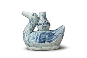 백자청화오리형연적(白磁靑畵鴨形硯滴), 8.6&times;16&times;14.1(h)cm , 조선시대 [서울옥션 제공]