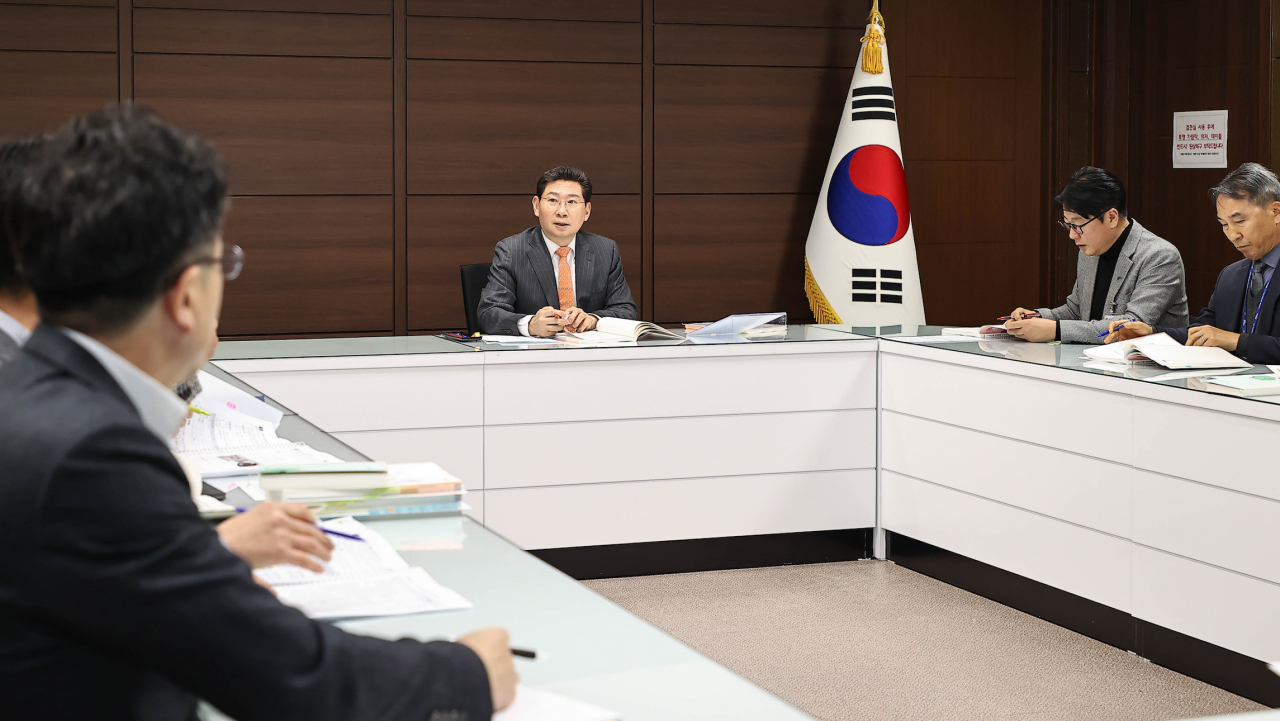 이상일 용인특례시장이 20일 '2023년 시민체감 및 주력사업 보고회'를 주재하고 있다..