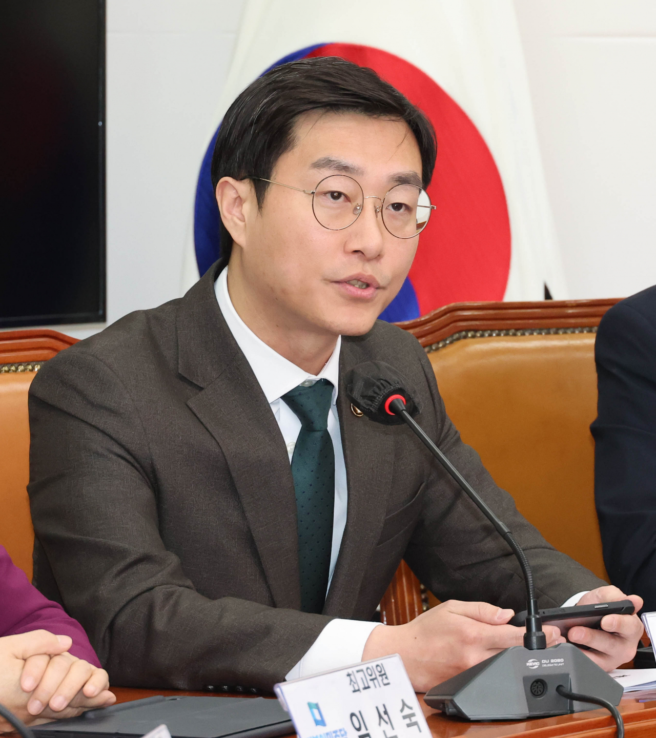장경태 더불어민주당 최고위원이 20일 국회에서 열린 최고위원회의에서 발언하고 있다. [연합]