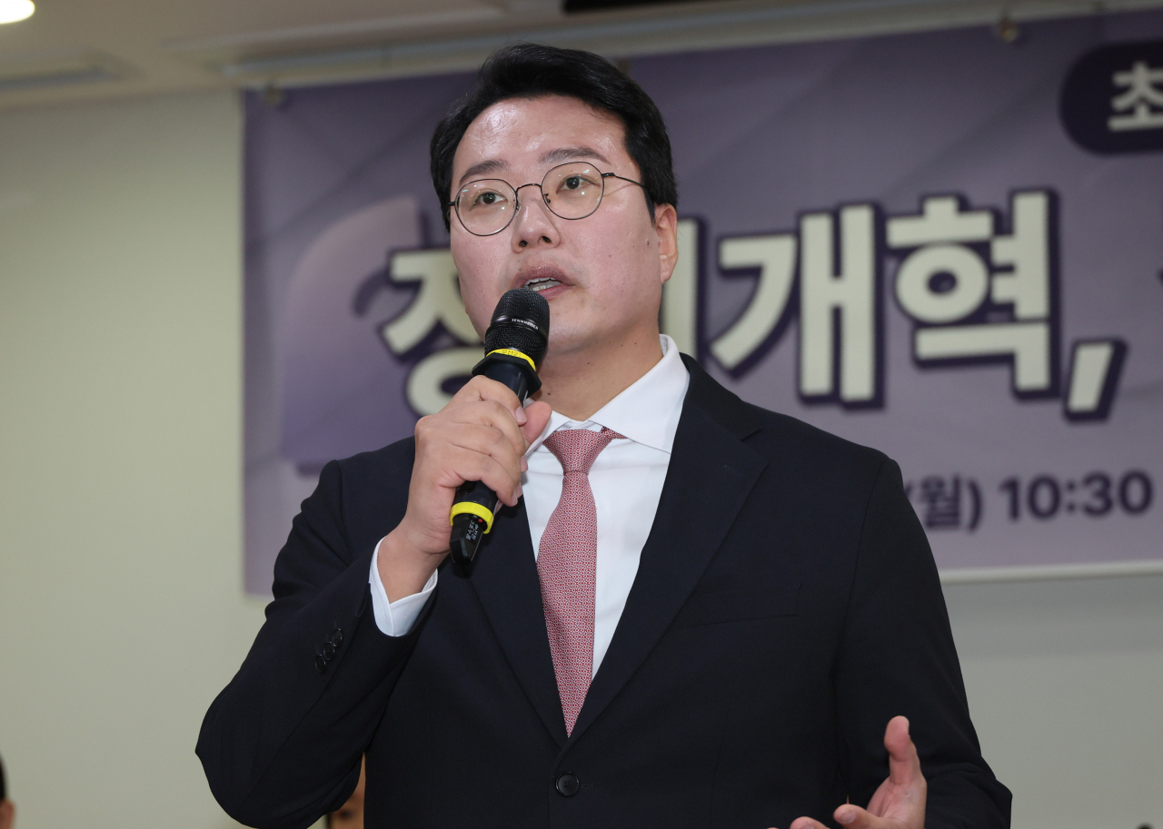천하람 국민의힘 당대표 후보가 20일 오전 국회 의원회관에서 열린 초당적 정치개혁 의원모임 연속 간담회 '정치개혁, 청년정치인에게 듣는다'에 참석해 인사말을 하고 있다. [연합]