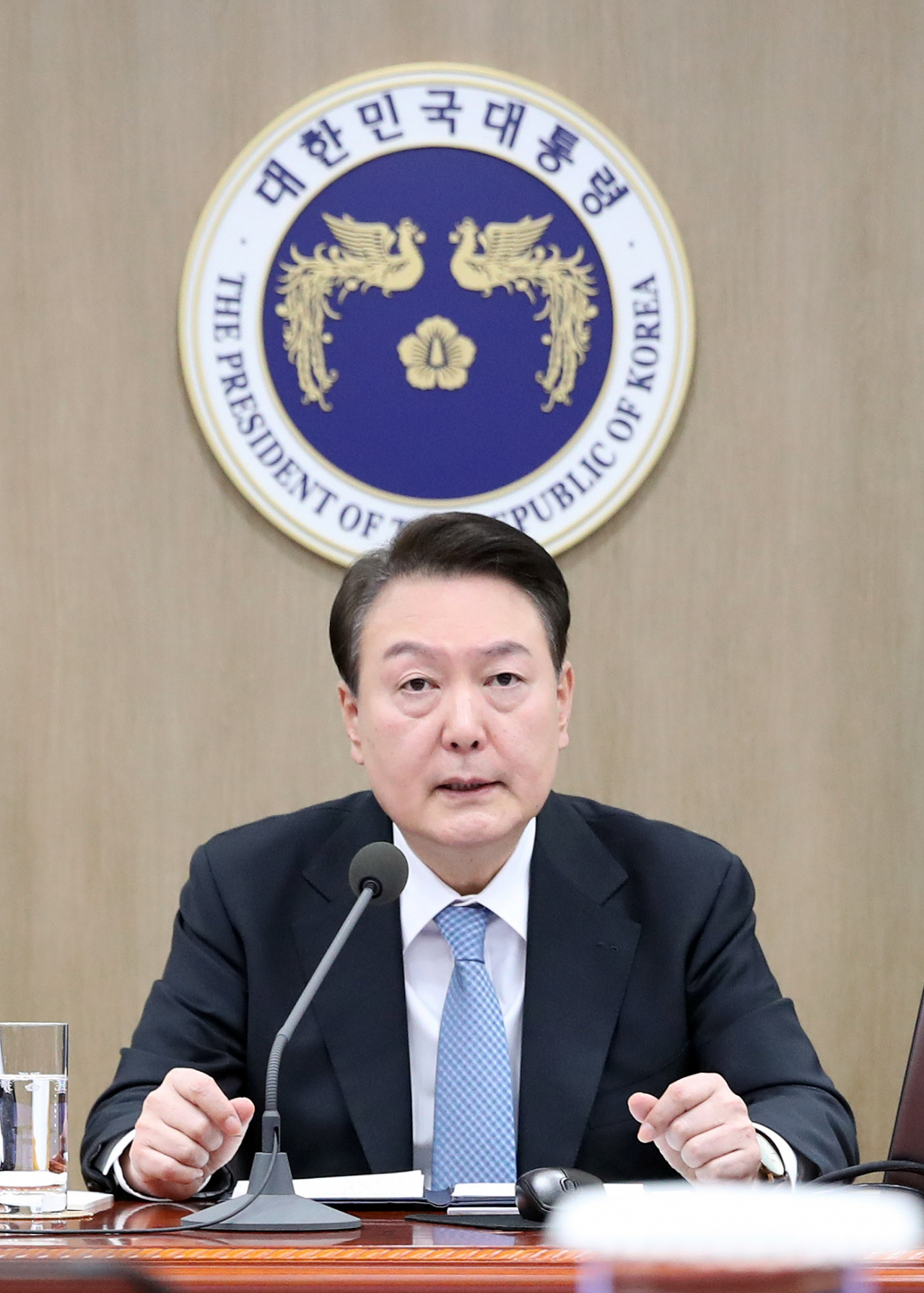 윤석열 대통령이 21일 서울 용산 대통령실 청사에서 열린 국무회의에서 발언하고 있다. [연합]