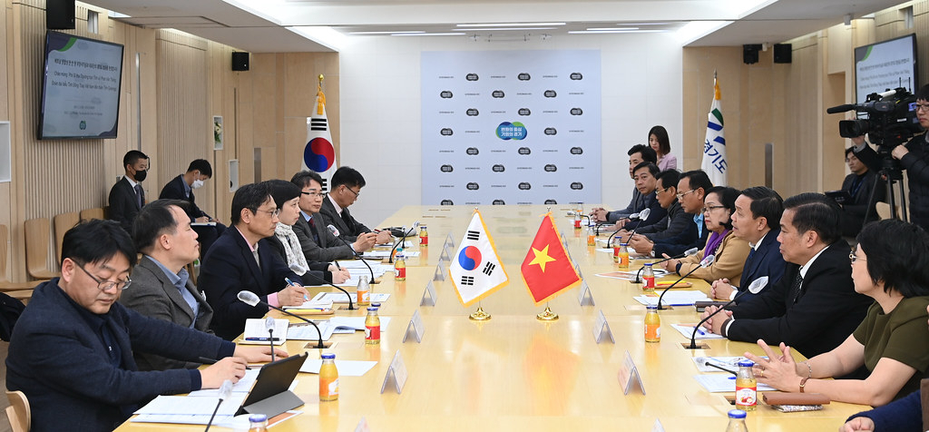 베트남 동탑성 방문단, 경기도청 북부청사 방문