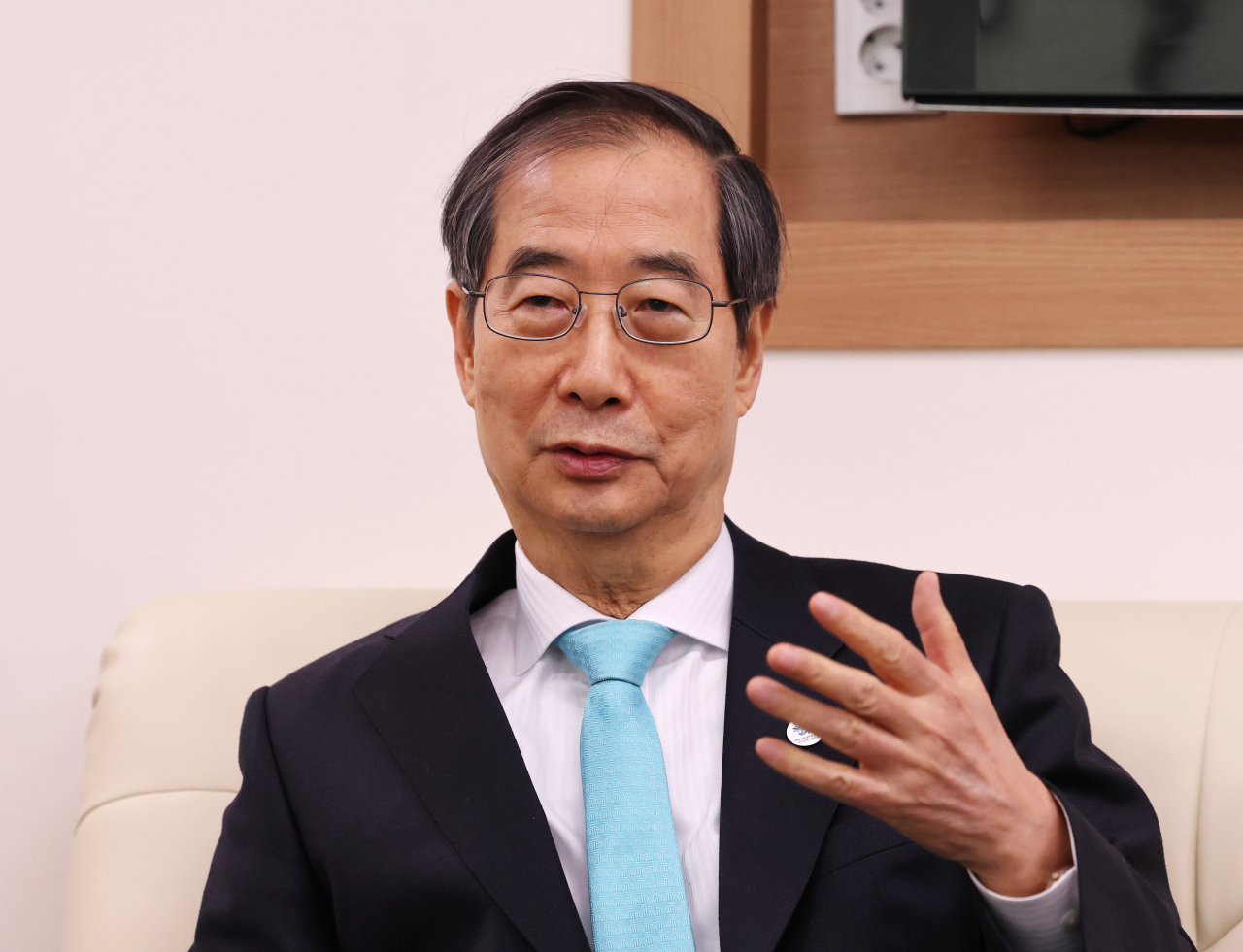 한덕수 국무총리가 22일 정부세종청사에서 열린 출입기자단과의 간담회에 참석해 발언하고 있다.[연합]