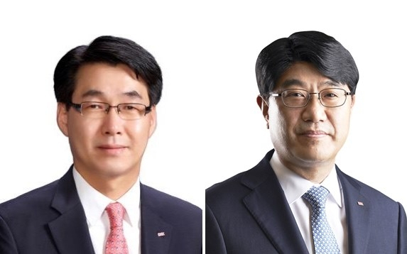 왼쪽부터 강상길 부산은행 부행장, 방성빈 전임 지주 전무[부산은행 제공]
