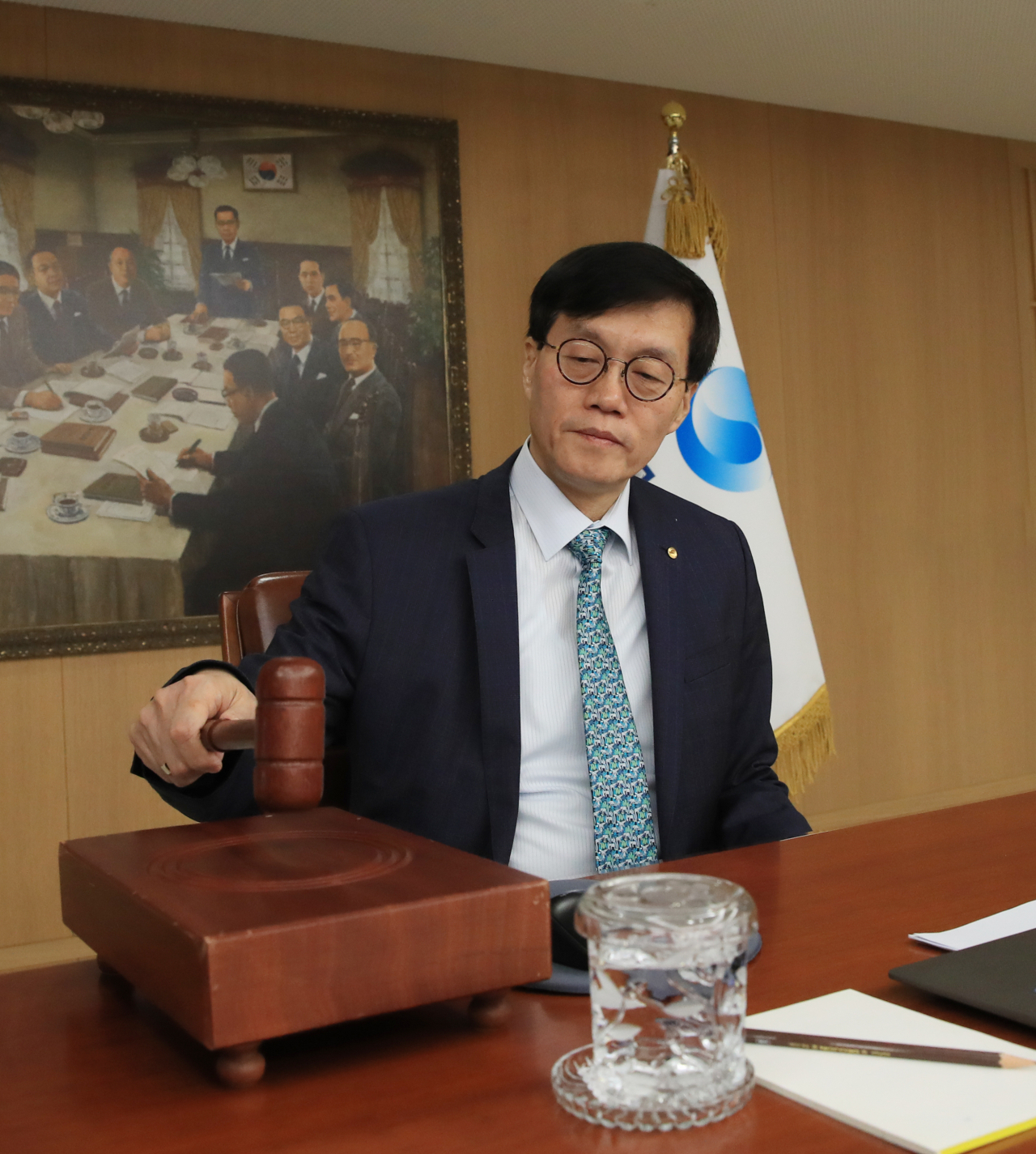 이창용 한국은행 총재가 23일 오전 서울 중구 한국은행에서 열린 금융통화위원회 본회의에서 회의를 주재하고 있다. [사진=한국은행]