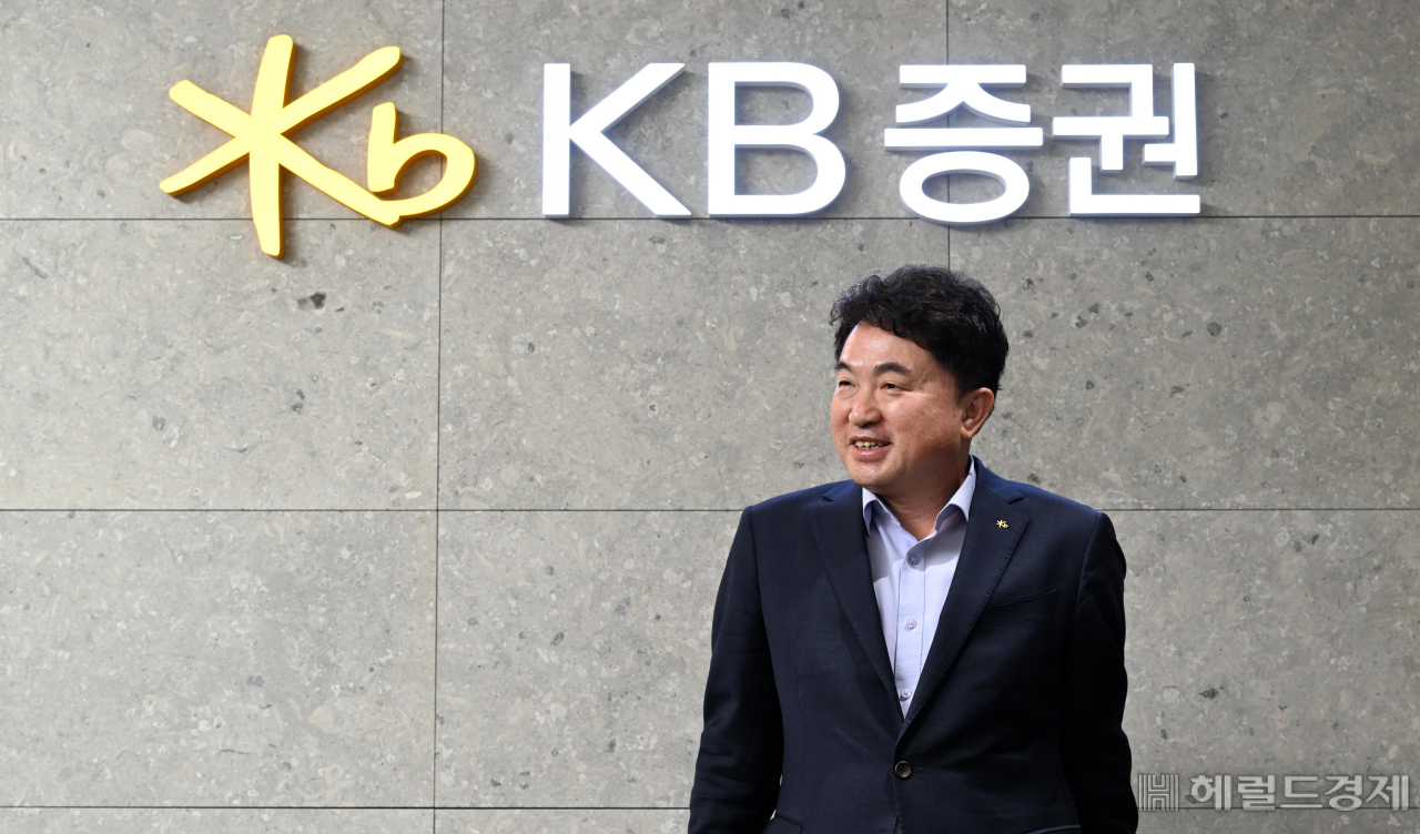 박성원 KB증권IB영업총관 부사장이 20일 오후 서울 여의도 KB증권 사옥에서 헤럴드경제와 인터뷰를 가지고 있다. 박해묵 기자