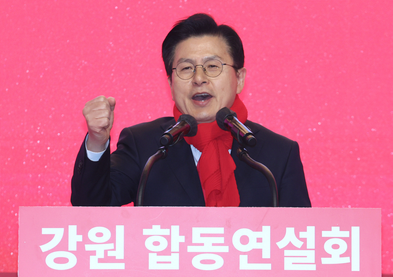 국민의힘 황교안 당대표 후보가 23일 오후 강원 홍천군 홍천종합체육관에서 열린 제3차 전당대회 강원 합동연설회에서 정견 발표를 하고 있다. [연합]