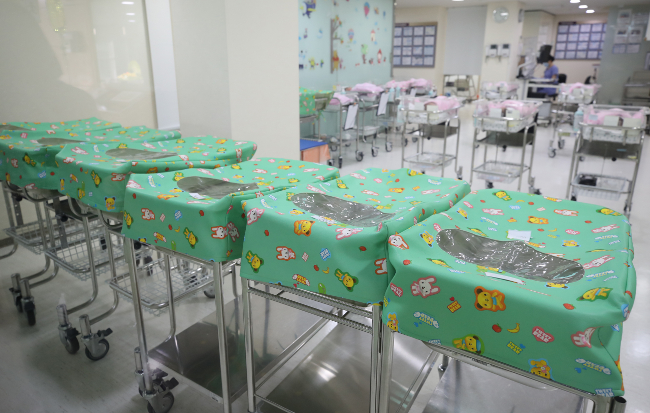 서울의 한 대형병원 신생아실이 텅텅 비어있다. [연합]