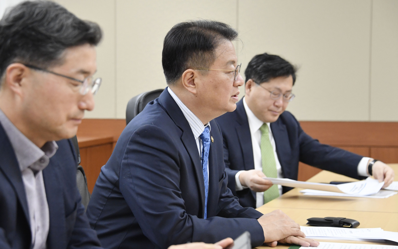 방기선 기획재정부 제1차관이 28일 서울 중구 은행회관에서 열린 '외환건전성협의회'를 주재, 모두발언을 하고 있다.[기획재정부 제공]