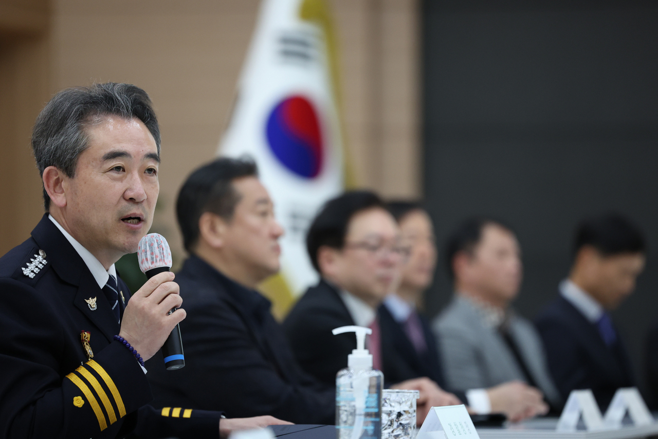 윤희근 경찰청장이 28일 오전 서울 마포구 광역수사대에서 열린 특별승진 임용식에서 축사를 하고 있다. [연합]