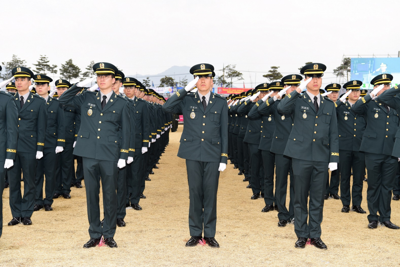 2023년 학군장교 통합임관식이 28일 이종섭 국방부 장관 주관으로 충북 괴산 육군학생군사학교에서 열렸다. 이날 임관식을 통해 육해공군과 해병대 학군사관후보생 3368명이 소위로 임관했다. 자료사진. [헤럴드DB]