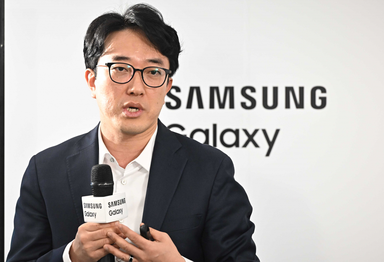 27일(현지시간) ‘MWC 2023’'이 개최되는 스페인 바르셀로나 피라 그란 비아에서 최원준 삼성전자 MX사업부 개발실장 부사장이 갤럭시 S23 미디어 브리핑을 진행하고 있다, [삼성전자 제공]