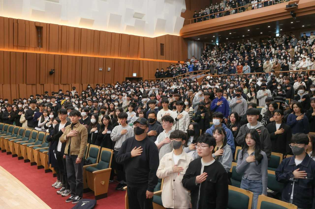 전남대학교에 신입생 6500여 명이 입학했다.