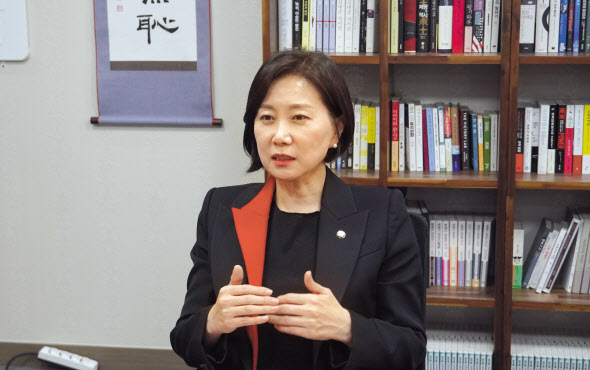 허은아 국민의힘 최고위원 후보가 지난 1일 국회 의원회관에서 헤럴드경제와 인터뷰하고 있다. [허은아 의원실 제공]